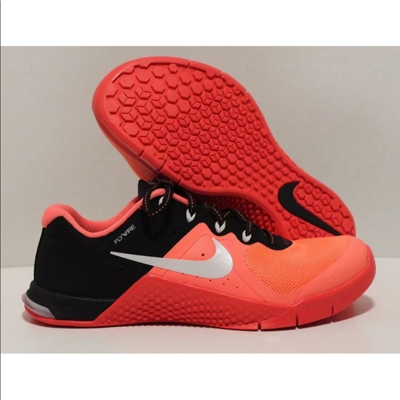 nike metcon crimson